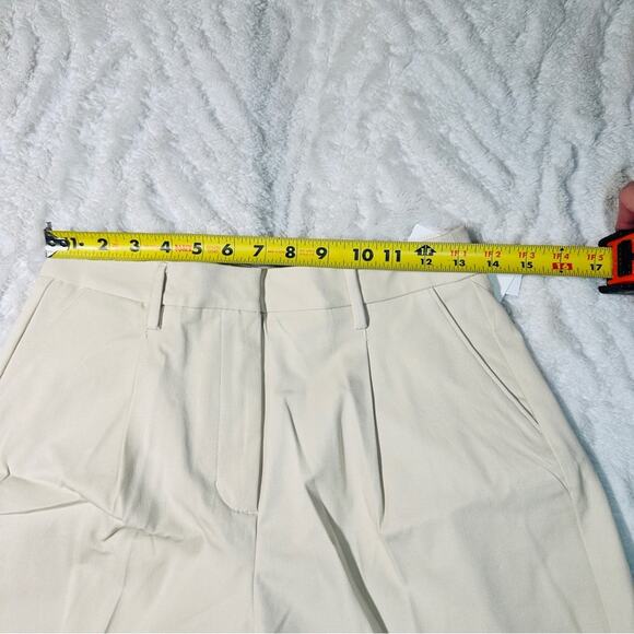 41 Hawthorn Size 4 Becca high rise Cream Chino pleated Shorts NWT career casual - Picture 9 of 12